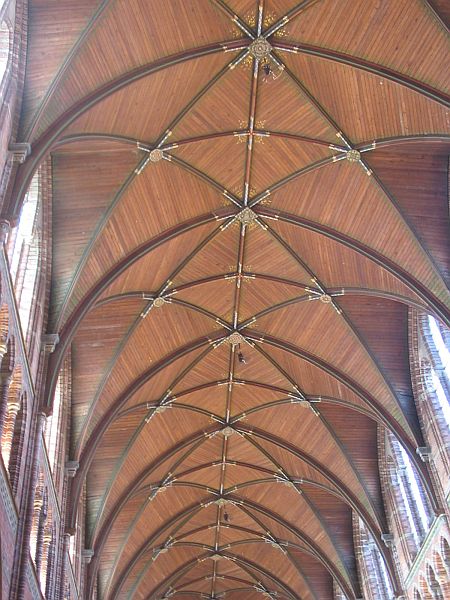 Interieur RK Sint-Vituskerk Hilversum