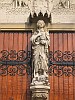 Hoofdingang met St.-Vitusbeeld, RK Sint-Vituskerk Hilversum